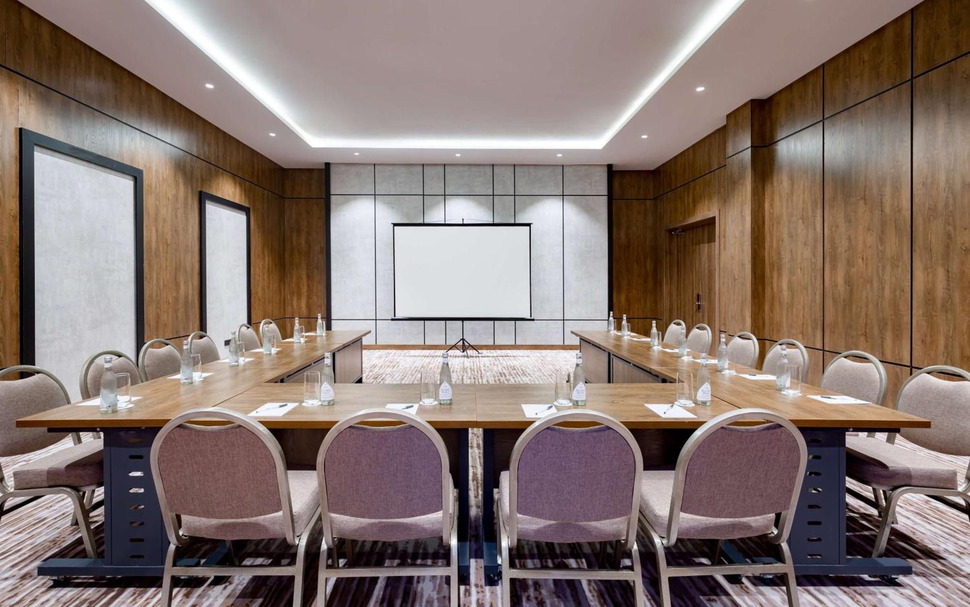 Hilton Garden Inn سمرقند المظهر الخارجي الصورة